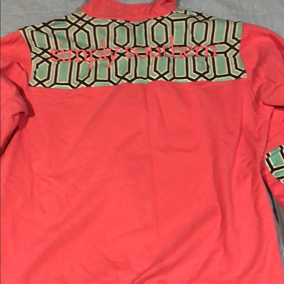 Simply Southern Pullover medium - Picture 3 of 3